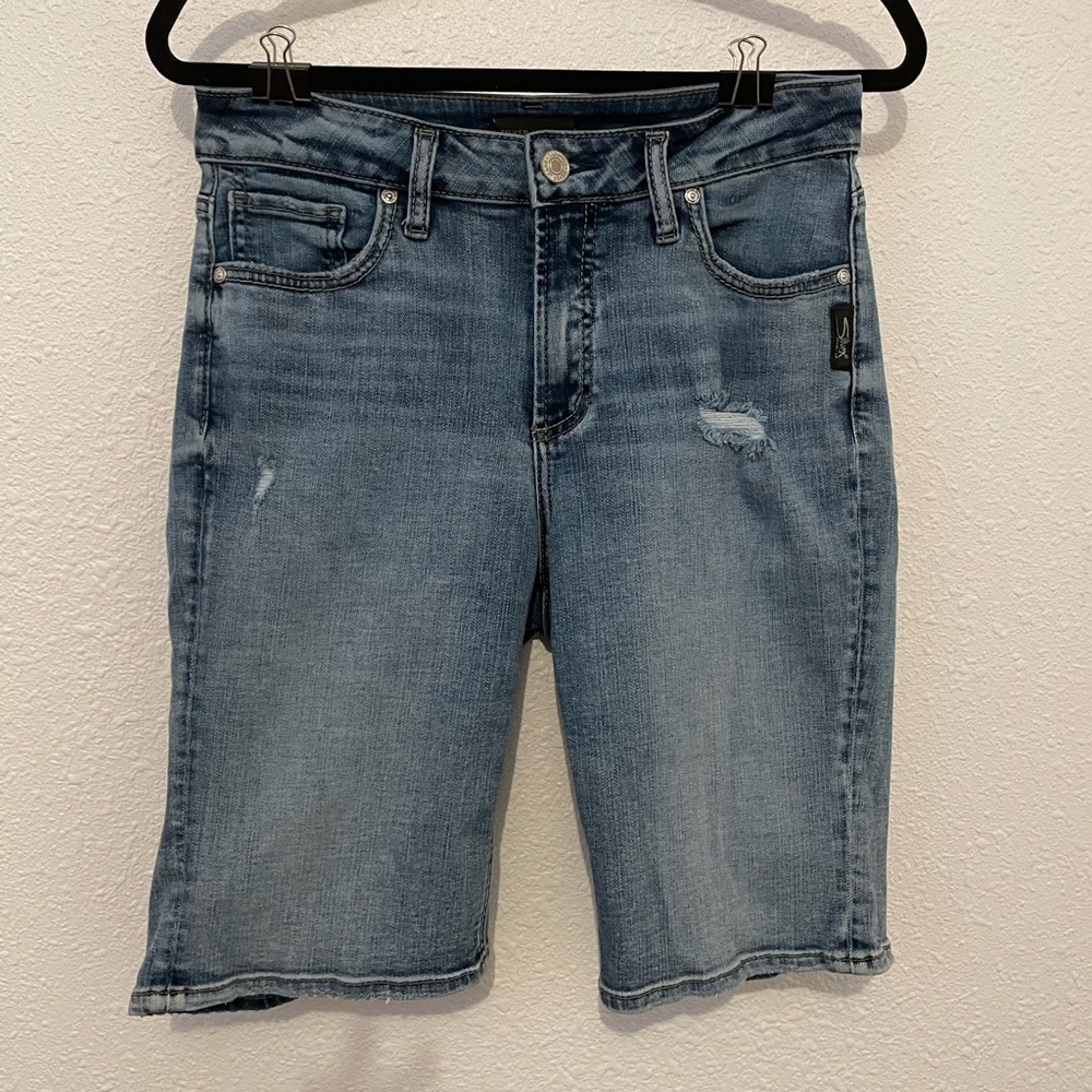 Silver Jeans Avery  Bermuda Shorts Womens Size W28/L9 Medium Wash